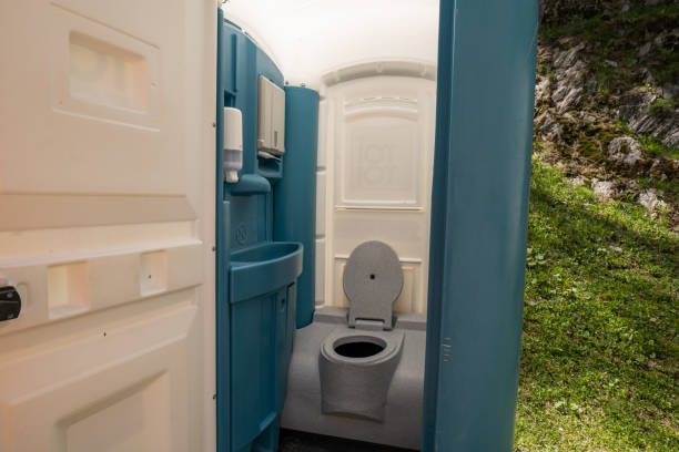 Best Portable toilet rental cost  in Wyandotte, MI