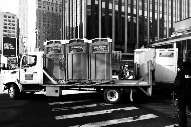 Best Portable toilet rental cost  in Wyandotte, MI